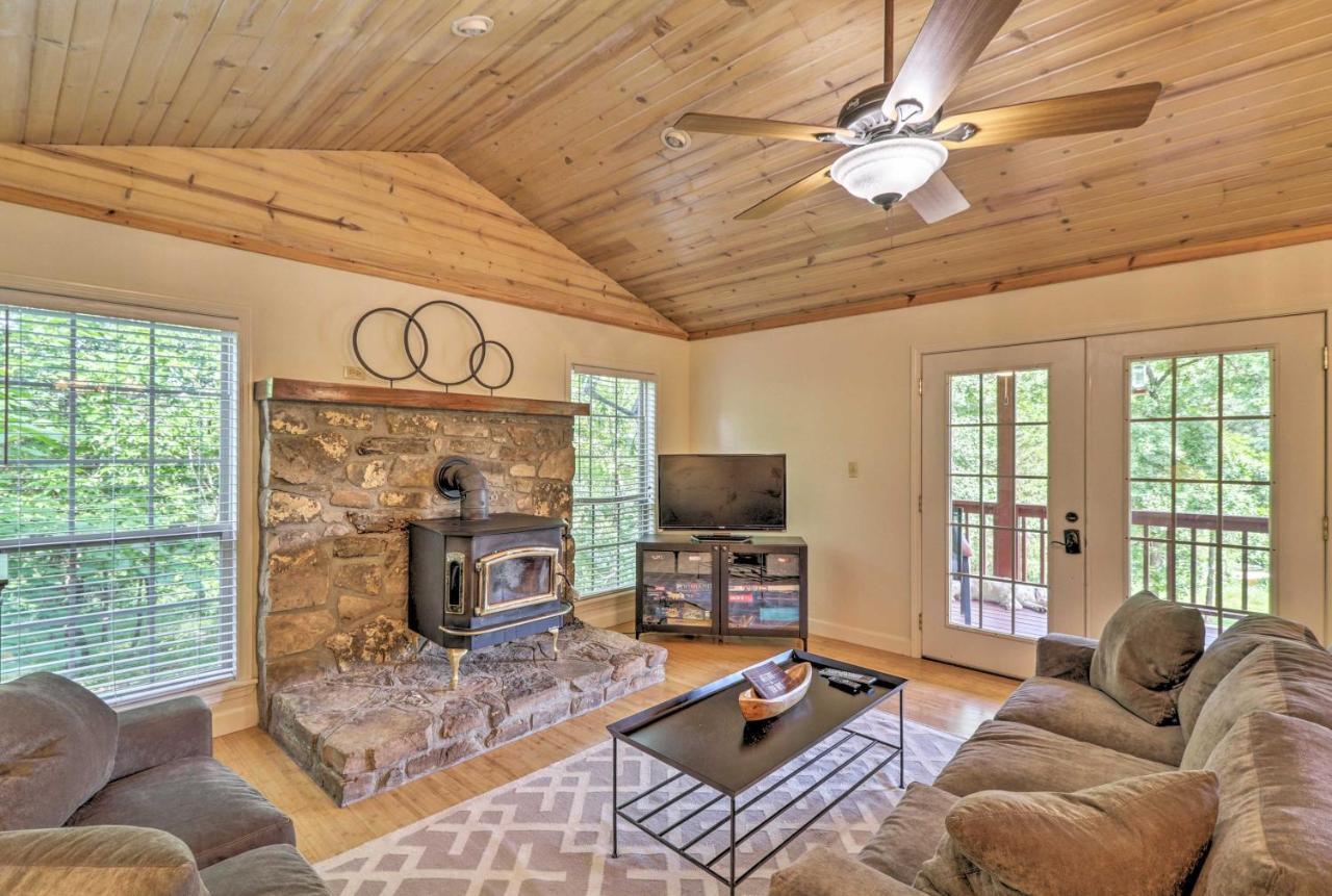 Creekside Hideaway With Fire Pit And Creek Access! Villa Маунтин Вю Екстериор снимка
